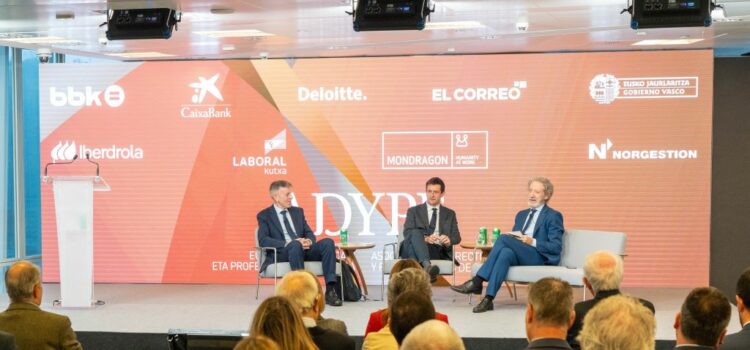 ADYPE analiza con CaixaBank y LABORAL Kutxa las perspectivas económicas para 2026